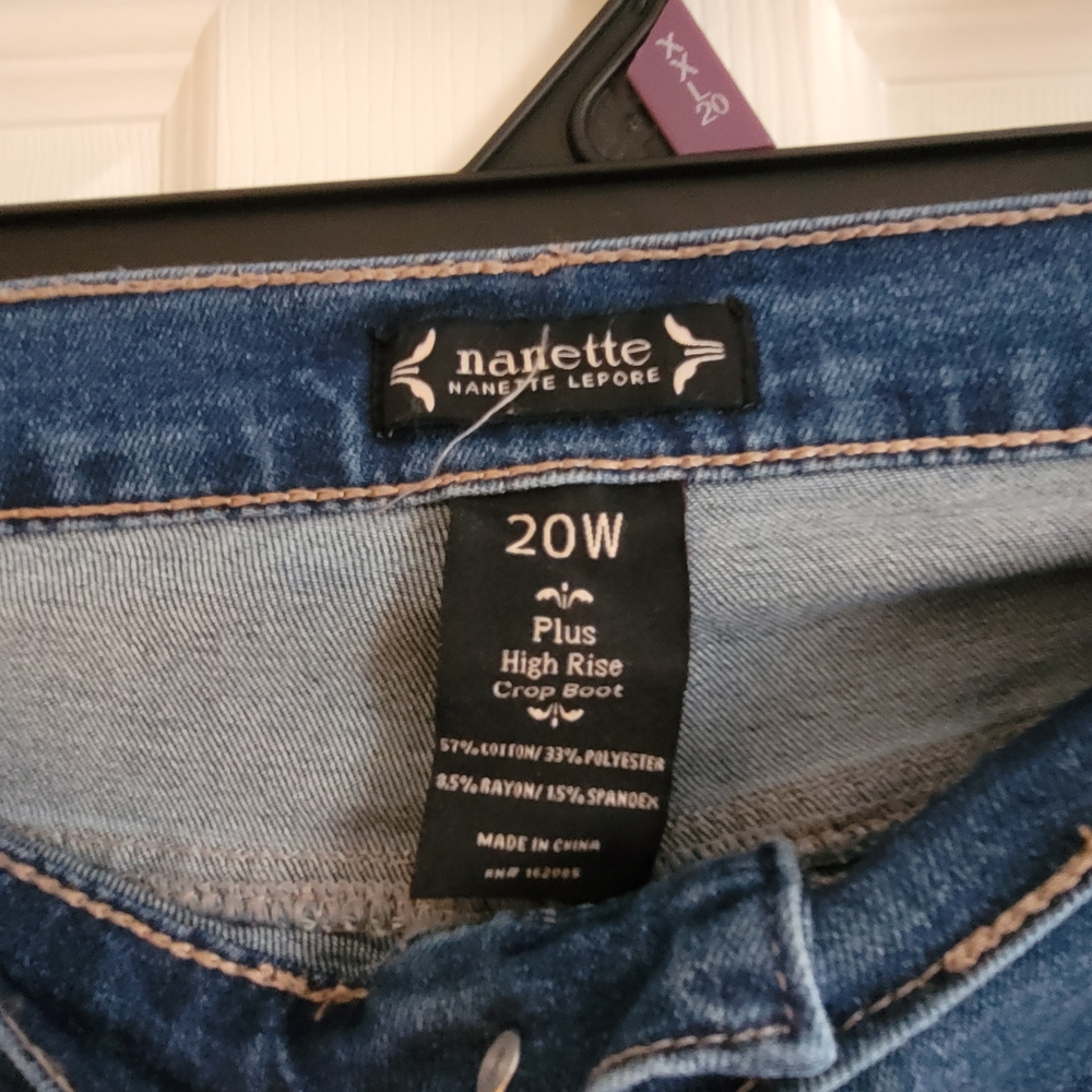 Women's Blue Jeans - Picture 2 of 3